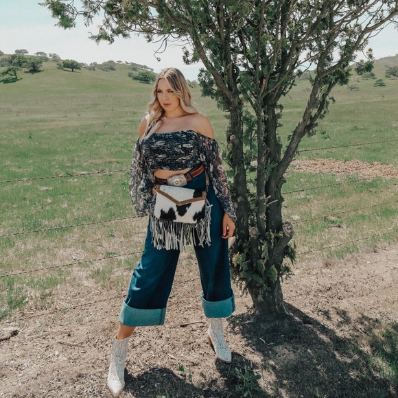 Genuine Leather and Cowhide Western Fashion Crossbody Purse - Picture 4 of 6